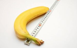 cậu nhỏ cong sang trái có sao không